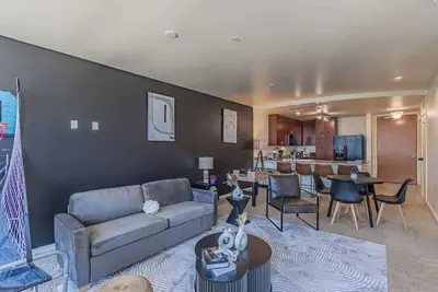 Image de Lavish 21st Floor 1bd High Rise Apartment with Gym Parking and Pool