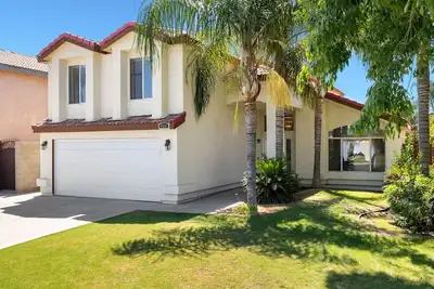 Image de Spacious 5-bedroom house in delightful Bakersfield with Ac, WiFi, Pet Friendly