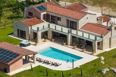 Image de Villa Antea for 10 people near Barban with heated pool 75 m2 - welness & large garden