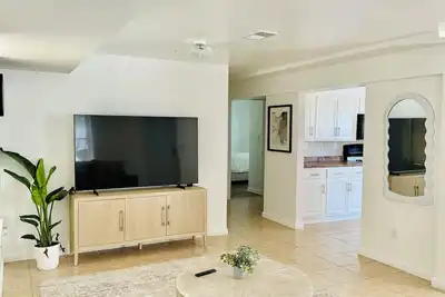 Image de Cozy 2-bedroom Apartment by Newark Airport with Private Parking/ Access to Nyc