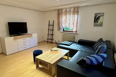 Image de Große Ferienwohnung mit Privatem Garten Neben Erholungsgebiet Schloss Blutenburg