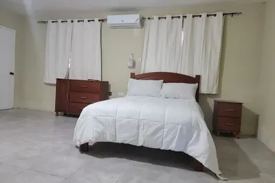 Image de Spacious building in delightful Montego Bay with Ac, WiFi