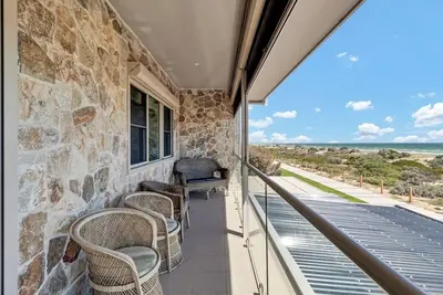 Image de Sandpiper Retreat Breathtaking Beachfront Panorama