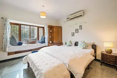 Image de 🌳 Namma Woodland Villa | Golf Course Views