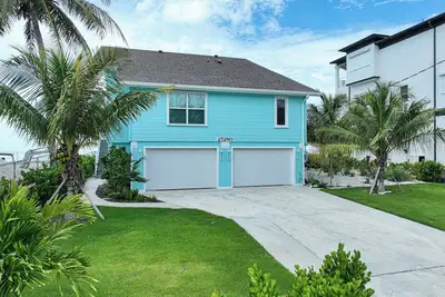 Image de Cozy Beachfront Home - 4bedrooms w/ Loft, 4. 5baths, Elevator & Amazing Sunsets