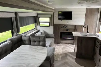 Image de Cozy 2-bedroom Rv with Ac, heat, and WiFi in peaceful Kirkwood