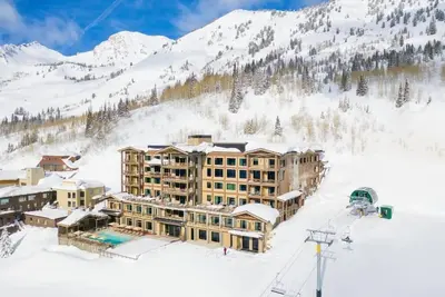 Image de Perfect For Family Mountain Getaway! Room w\/ Bunk Bed | Outdoor Hot Tub