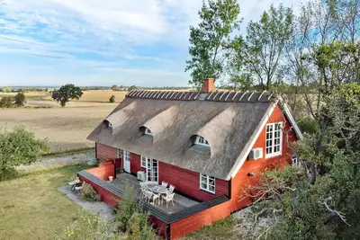 Image de Magnifique maison de 4 chambres à Nørre.