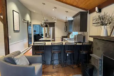 Image de Walking Distance From Downtown Livingston Manor with Firepit, Sauna Coming Soon!