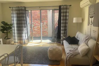 Image de Cosy Modern Newport Apartment. Minutes to train, shops and restaurants