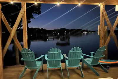 Image de What a lake house should be! Spacious 5-bedroom house nestled in a quiet cove.