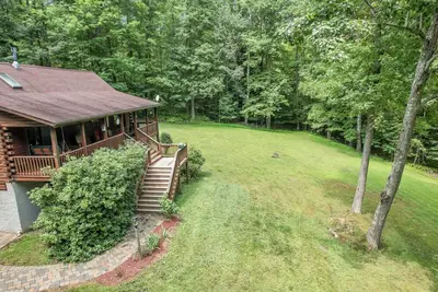 Image de Family-Friendly Blooming Rose Cabin with Hot Tub and Fire Pit near Deep Creek Lake