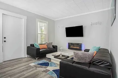 Image de Monthly Stays at Brightside Bungalow: Near Downtown Muskegon