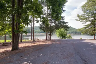 Image de Four Bedroom home between two public boat ramps-3/4 mile to Waterfront Grocery