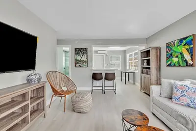 Image de Beachside 1br Apt – Walk to Hollywood and Dania Beach