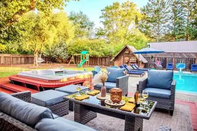 Image de Pool Paradise in Wine Country!