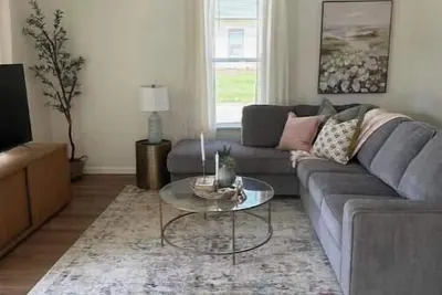 Image de Lovely 4 bedroom Home with full kitchen, patio and on site parking