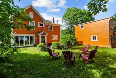 Image de Tigh-Na-Mara: 4br Historic Seaside Charm Awaits!