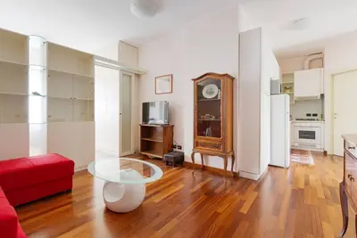 Image de GuestHost - Porta Romana Cozy Apt. with Balcony