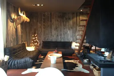 Image de Chalet de charme rénovation contemporaine au calme