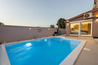 Image de Maison pour la famille avec la piscine Peroj, Fazana (K-23328)