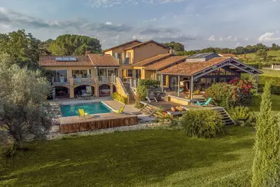 Image de ✨La Villa Bleue, Luxe, Piscine et Spa