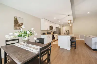 Image de Relax w/ Your Pet! Cozy Traverse City Condo