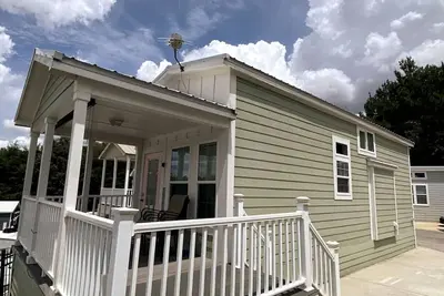 Image de The Overlook - A Tiny Home In Sherrills Ford