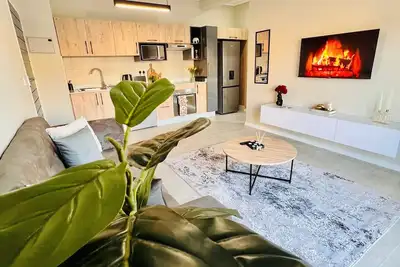 Image de Luxury 1bedroom self-catering apartment boasting views of the majestic KgaleHill