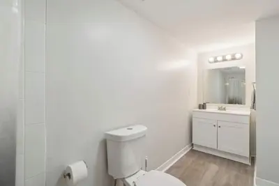 Image de Pine Brook 808 I Your Newark Retreat I Pool & Gym