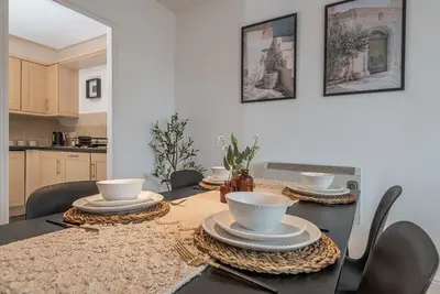 Image de 3-Bed Apt near M62, Leeds, with Parking and Wifi, – Ideal for 6 Contractors
