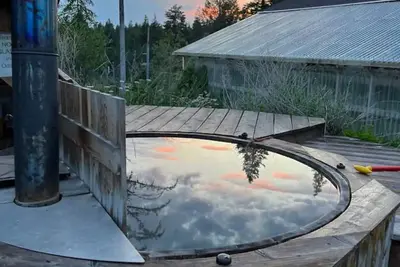 Image de Sensational Summer Stay – Enjoy a free garden tour & 10% discount on our herbs.