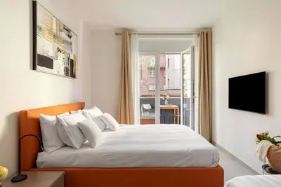 Image de Large flat for up to 8 people with parking & Ac
