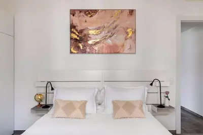 Image de Cozy family apartment with Ac & free parking