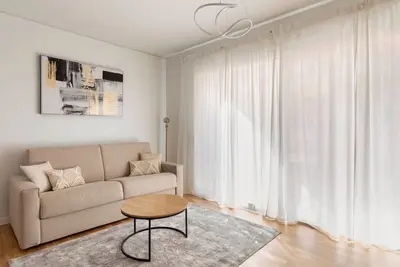 Image de Exclusive brand-new apartment with free parking