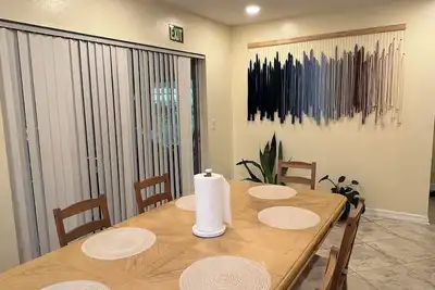 Image de Sunny Escape of the Tampa Bay, Charming 2-bedroom with WiFi, Ac