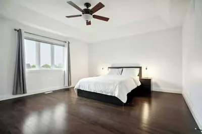 Image de Spacious 5 Bedroom Home in London\n\n
