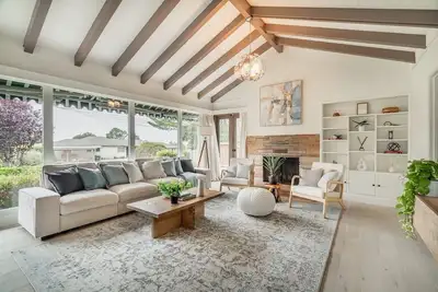 Image de Modern Lux home by downtown Carmel 3bd 2ba