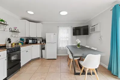 Image de Spacious Family Suite Steps to the Beach 444