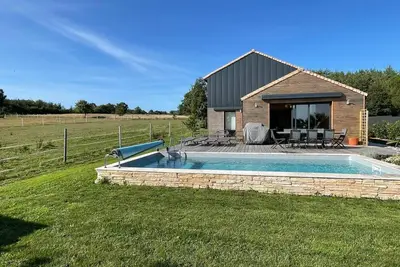 Image de Entre mer et campagne, villa 4 chambres, 2 salles d'eau et piscine privée