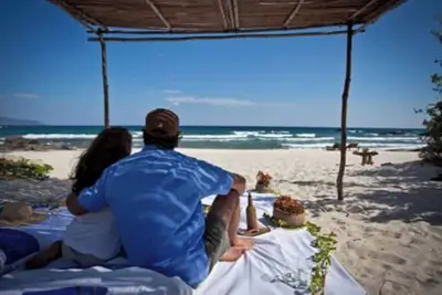 Image de Nkwichi Lodge, self-catering luxury chalet Niassa D\n\n