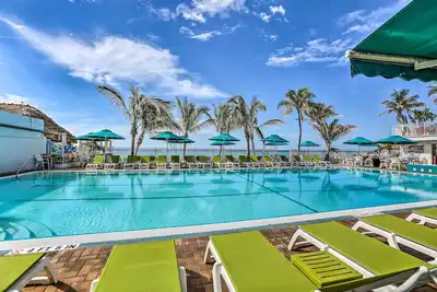 Image de Waterfront Key Colony Beach Home w/ Golf Cart!
