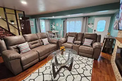 Image de Cute n spacious Westbrook home very close to Buffalo Int Airport and everywhere!