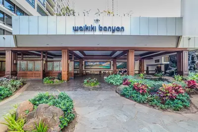 Image de 26f Partial Diamond Head & Ocean view Waikiki 1br w/ 1 Free Parking! !