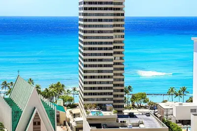 Image de Partial Ocean View Lanai! Relaxing 1br in Waikiki w Parking Included!