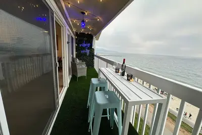 Image de Oceanfront 2br\/2ba w\/ Stunning Views in Redondo Beach!