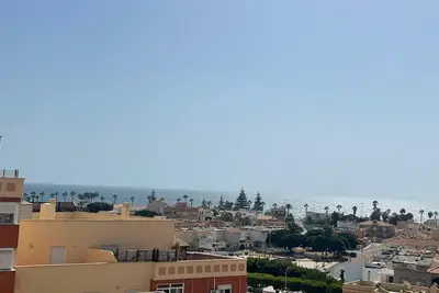Image de Torete es un Ático de Playa en el Centro de la Ciudad, Servicios a pie de Calle