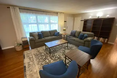 Image de Plymouth · Quiet City Home, 7-8 min to Downtown Knox