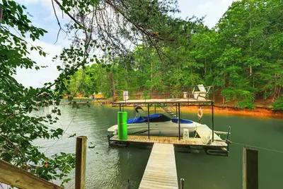 Image de Lake Lanier Getaway w\/ Boat Dock & Fire Pit