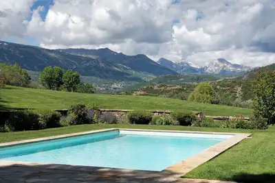 Image de Luxurious Mountain Top Private 5-bedroom estate 15 min from Aspen